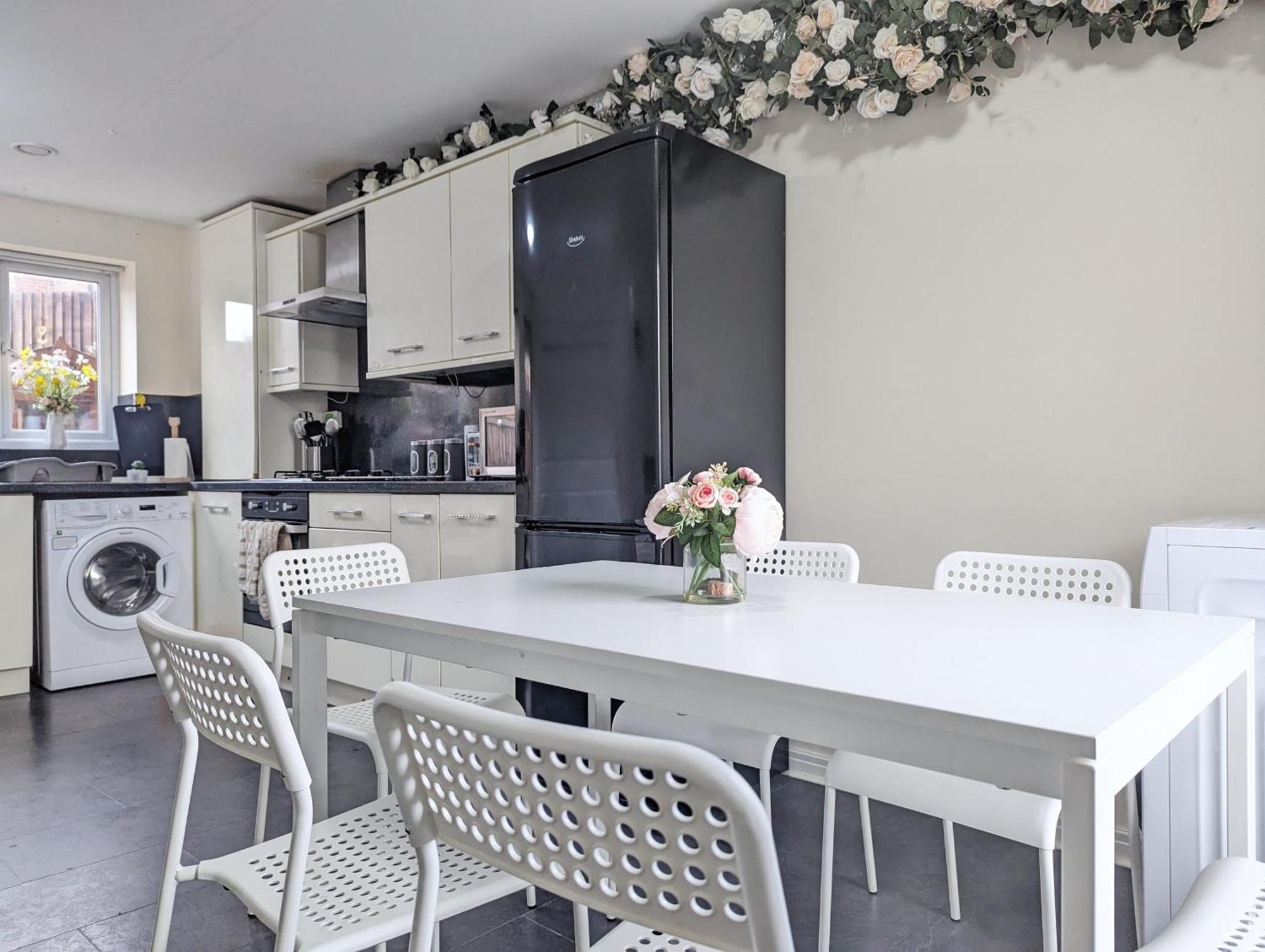 Guest Rooms Near City Centre Anfield Free Parking Liverpool Exterior foto