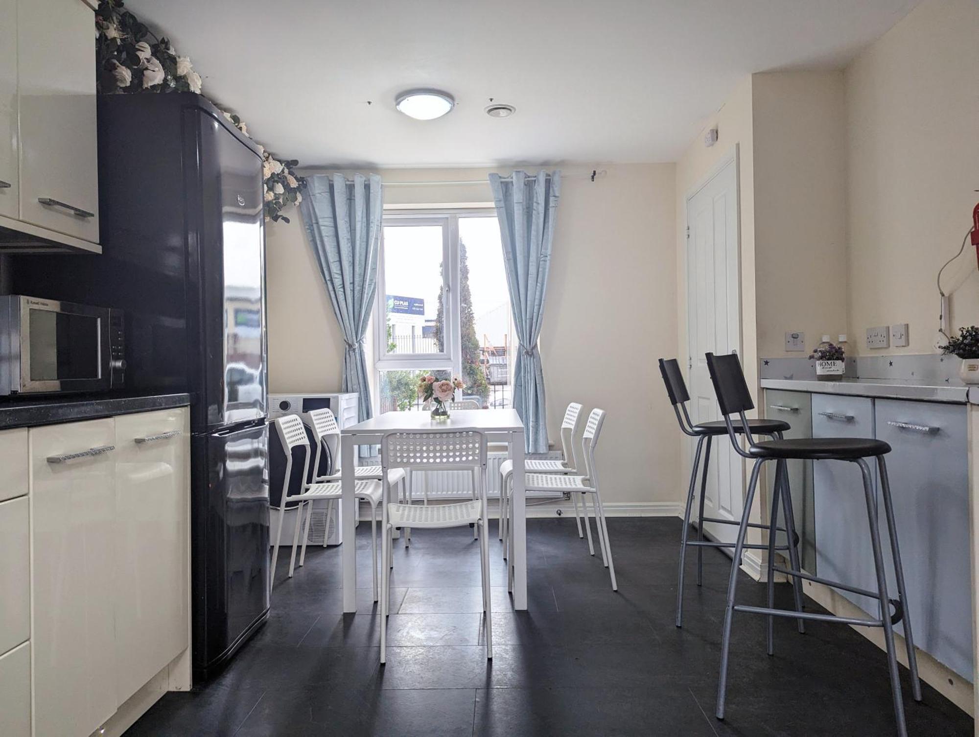 Guest Rooms Near City Centre Anfield Free Parking Liverpool Exterior foto